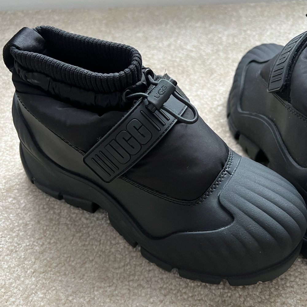 UGG Adiroam Anckle Black Boots Size 8 - Picture 6 of 9